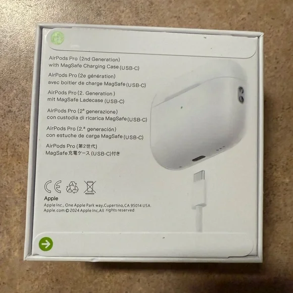 Apple AirPods Pro in Classic White